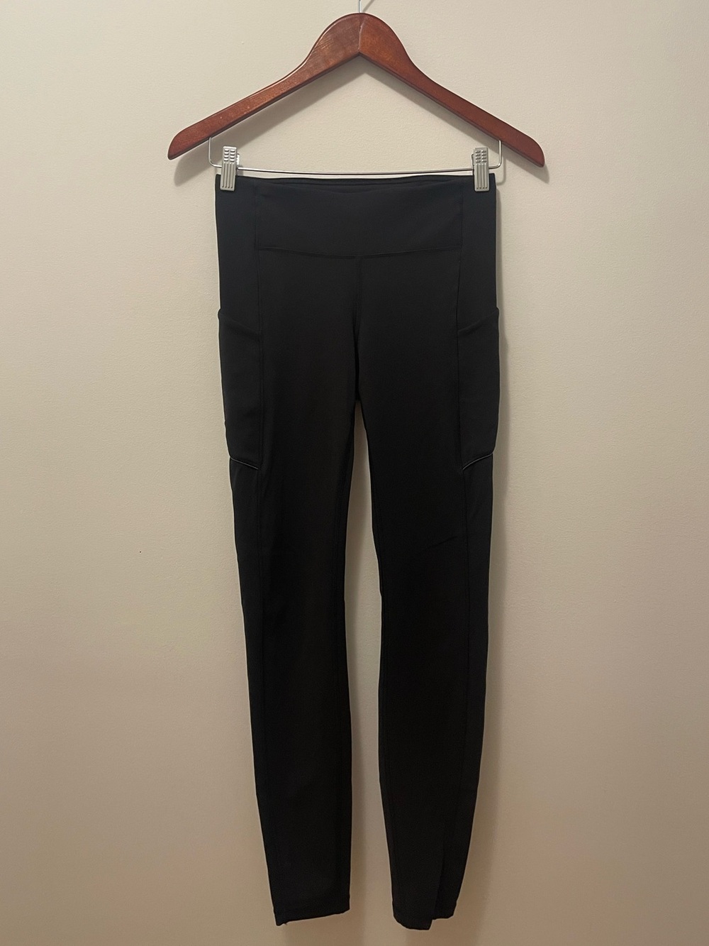 Lululemon Speed Up Tight 28" Full-On Luxtreme Leggings.